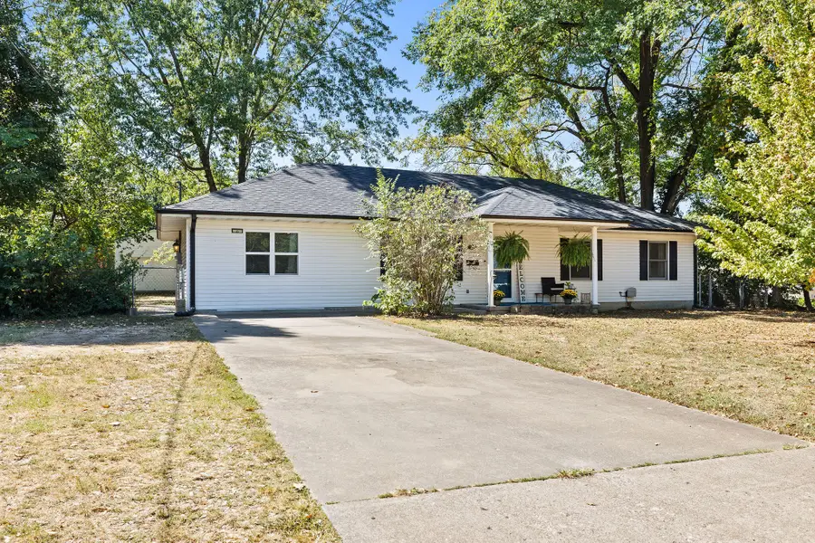714 E Van Buren Street, Bolivar, MO 65613 - #2