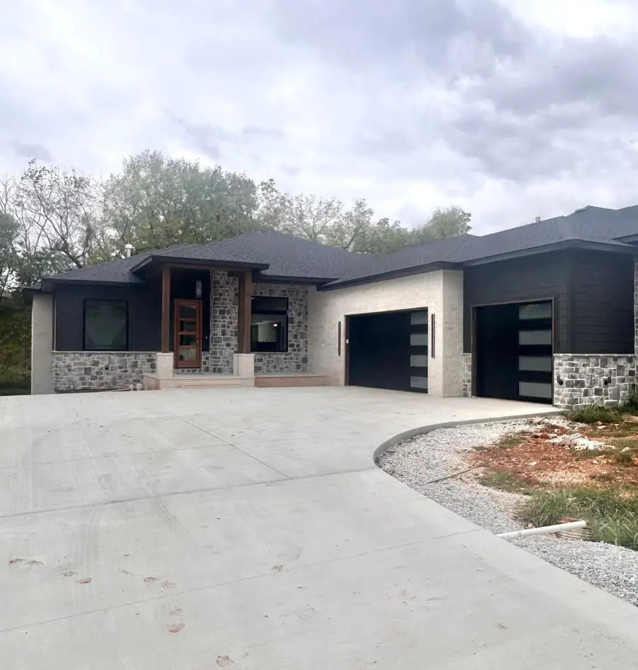 6147 S Hampton Avenue, Springfield, MO 65810 - #3