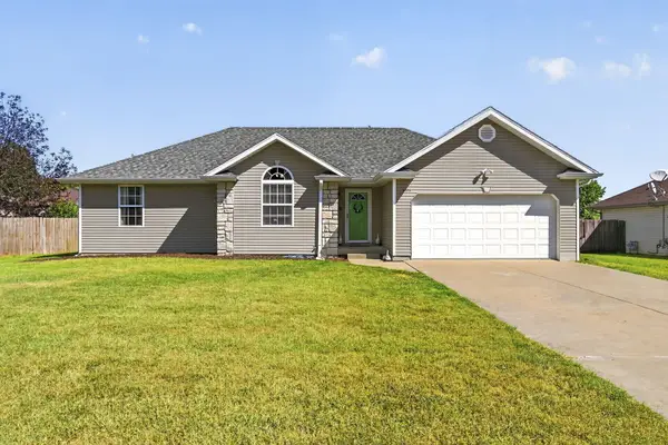 5593 W Lombard Street, Springfield, MO 65802
