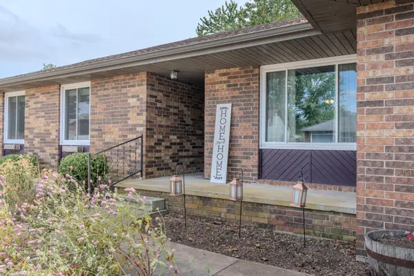 2758 W Swan Street, Springfield, MO 65807