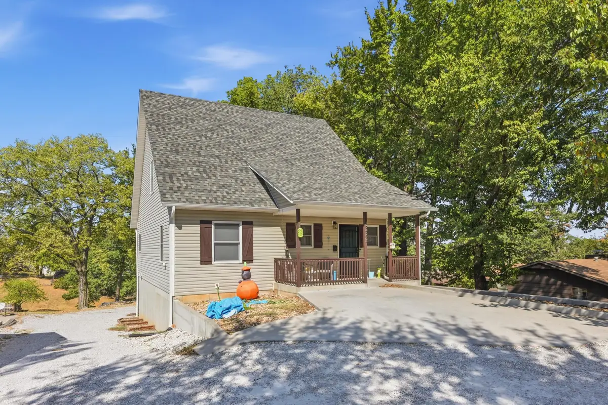 3322 S Moffet Avenue, Joplin, MO 64804 - #1