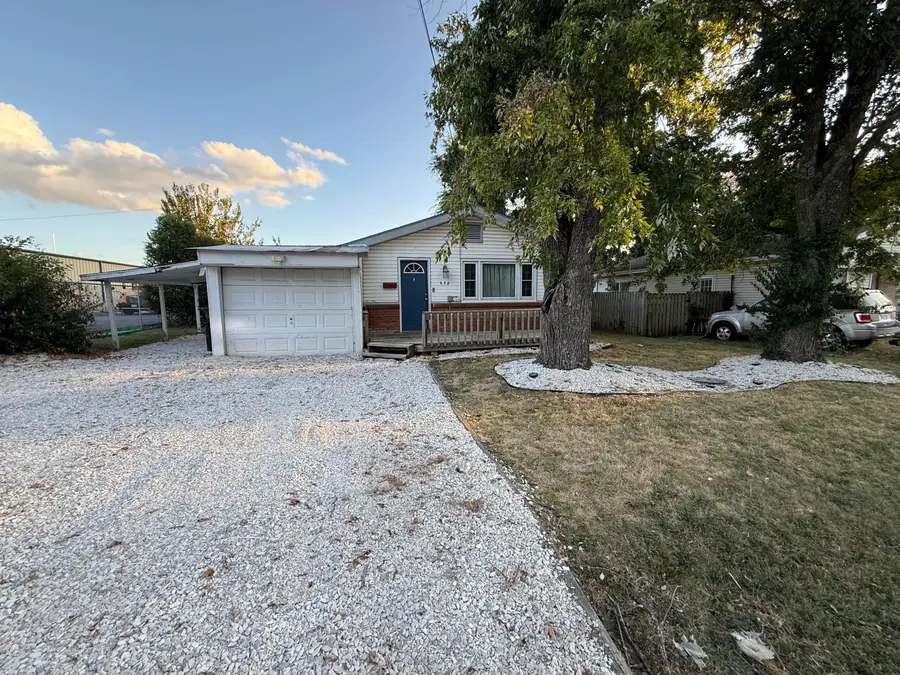 438 E Madison Street, Marshfield, MO 65706 - #2
