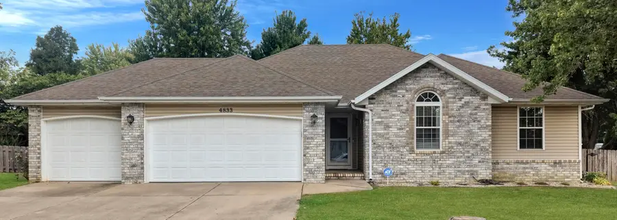 4833 N Kensington Drive, Ozark, MO 65721 - #2