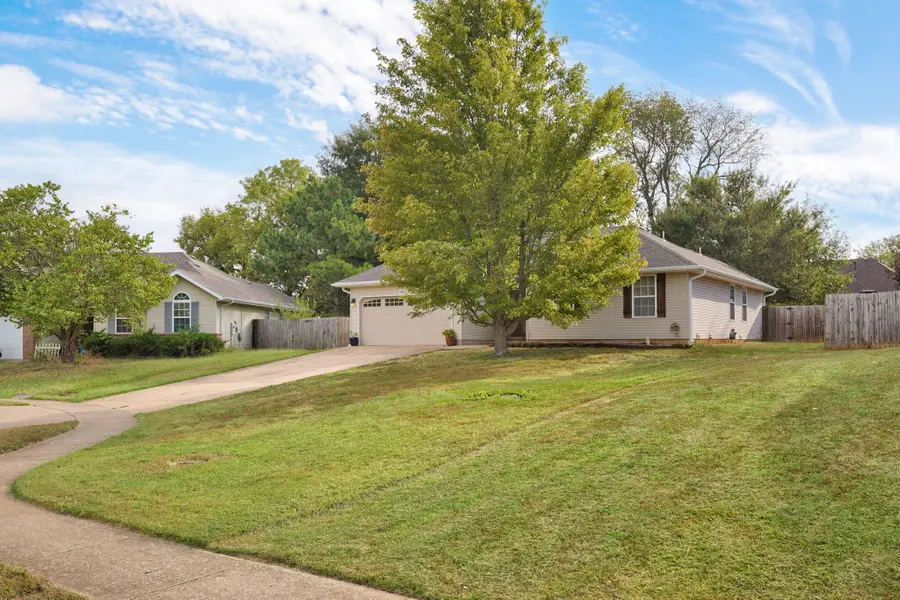 1560 S Timbercreek Avenue, Springfield, MO 65807 - #2