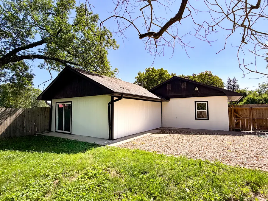 221 N Hickory Street, Forsyth, MO 65653 - #2