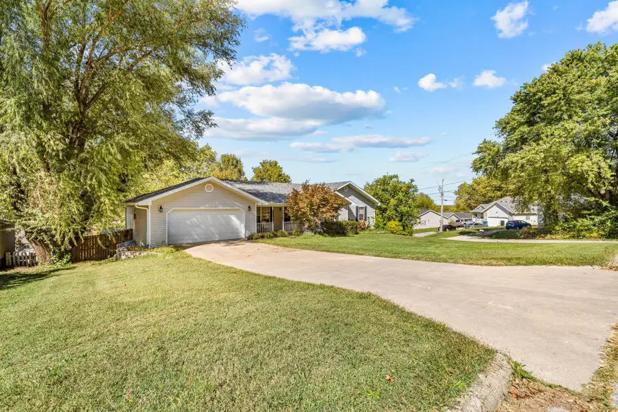 541 N Dill Street, Marshfield, MO 65706 - #2