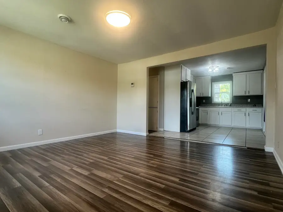 905 S Griffith Avenue, Aurora, MO 65605 - #3