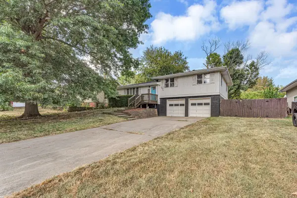 3233 W Glenwood Street, Springfield, MO 65807