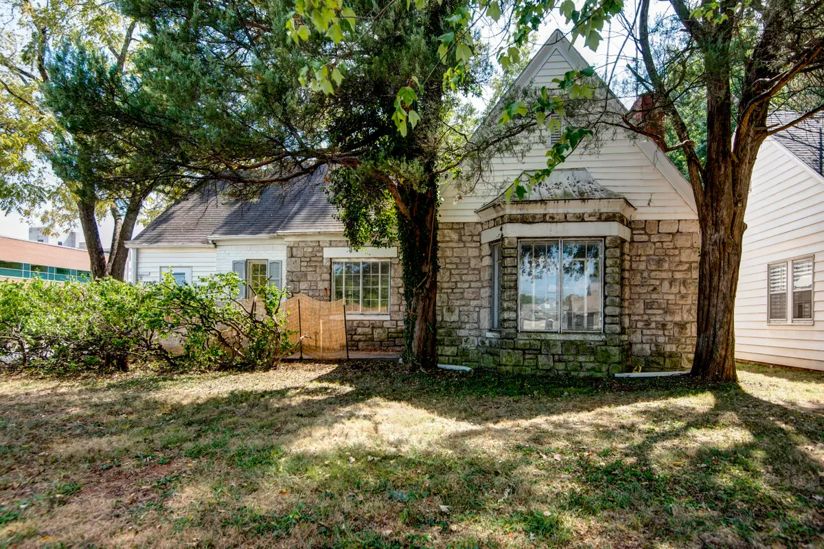 1126 E Sunshine Street, Springfield, MO 65807 - #1