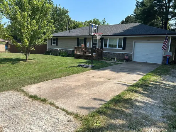 800 E Pearl Street, Aurora, MO 65605
