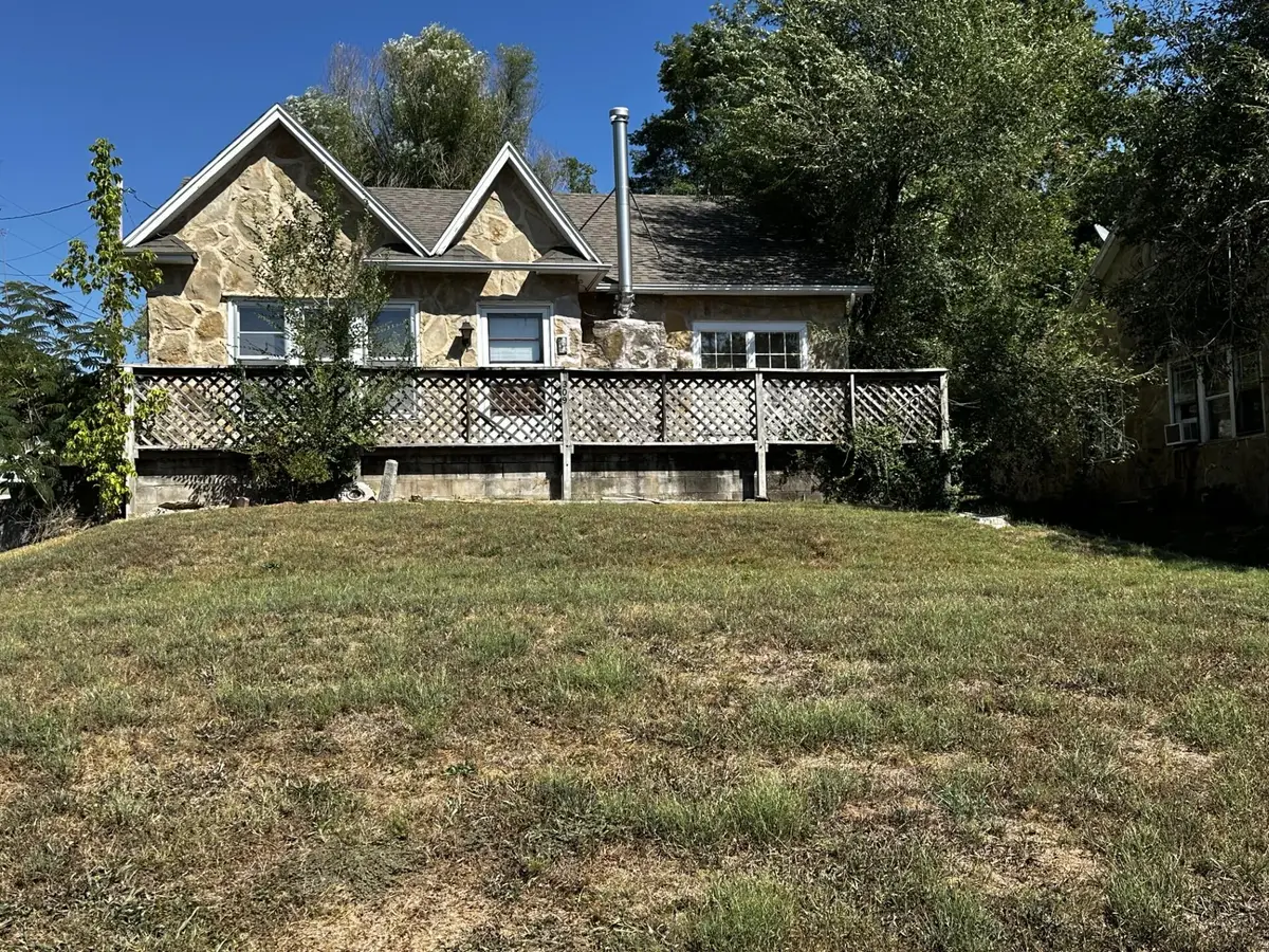 309 W 14th Street, Cassville, MO 65625 - #1
