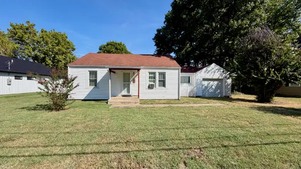 323 E Summit Street, Bolivar, MO 65613