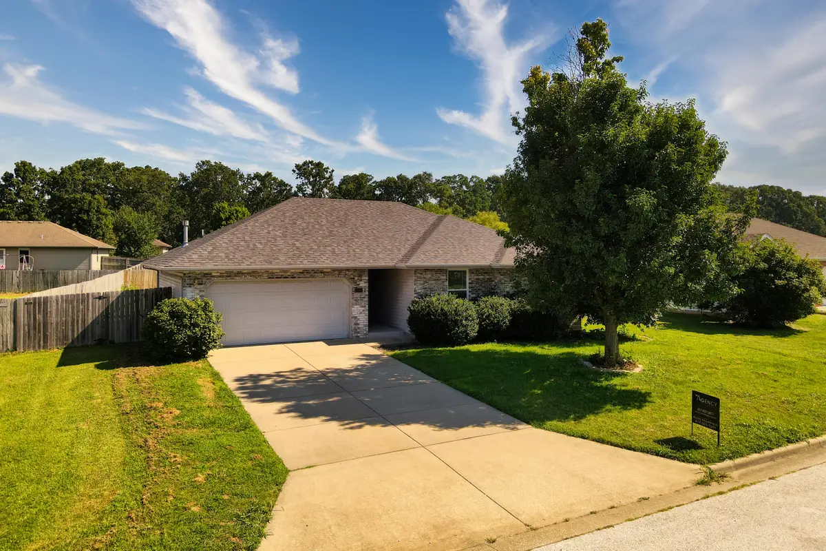 1107 E Melton Road, Ozark, MO 65721 - #1