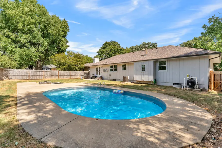 2057 S Wellington Avenue, Springfield, MO 65807 - #2