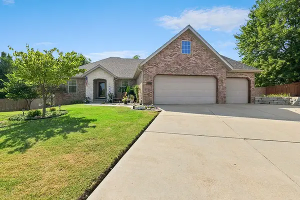 3186 N Nixon Avenue, Springfield, MO 65803