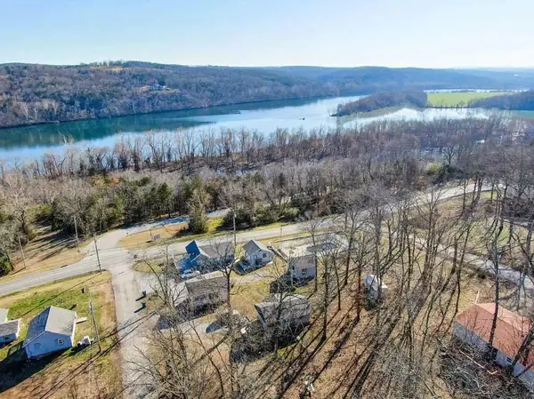 111 Kansas Avenue, Rockaway Beach, MO 65740