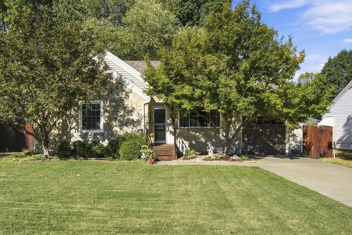 1739 S Kentwood Avenue, Springfield, MO 65804 - #1