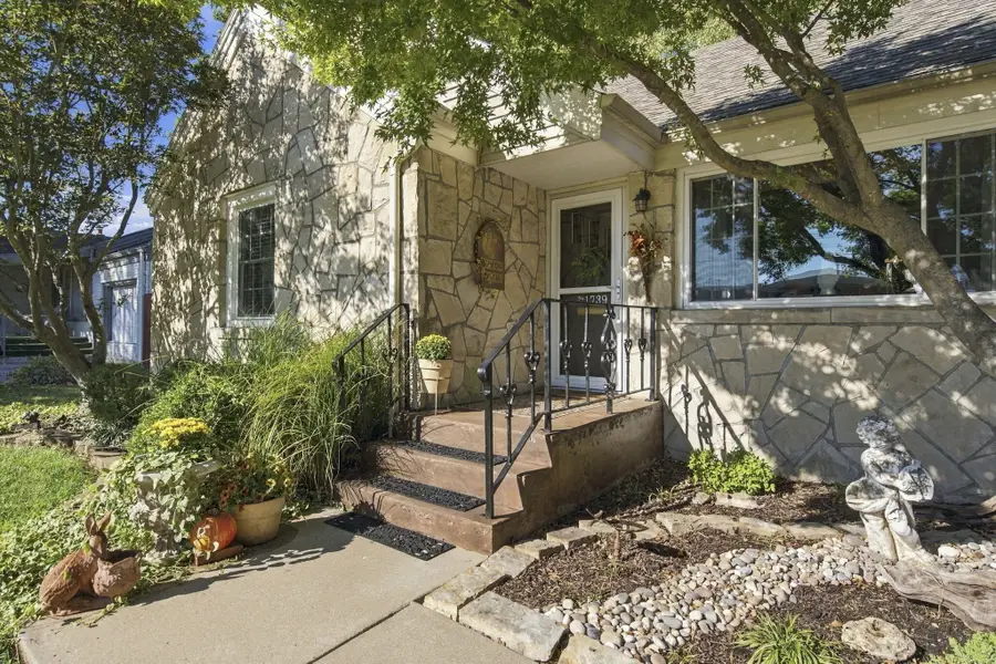 1739 S Kentwood Avenue, Springfield, MO 65804 - #3