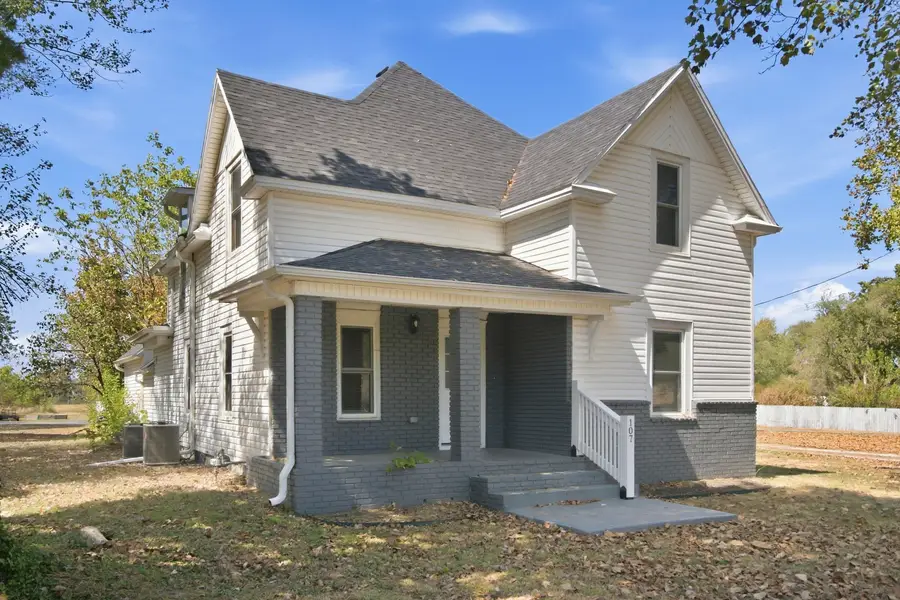 107 N Public Avenue, Clever, MO 65631 - #2