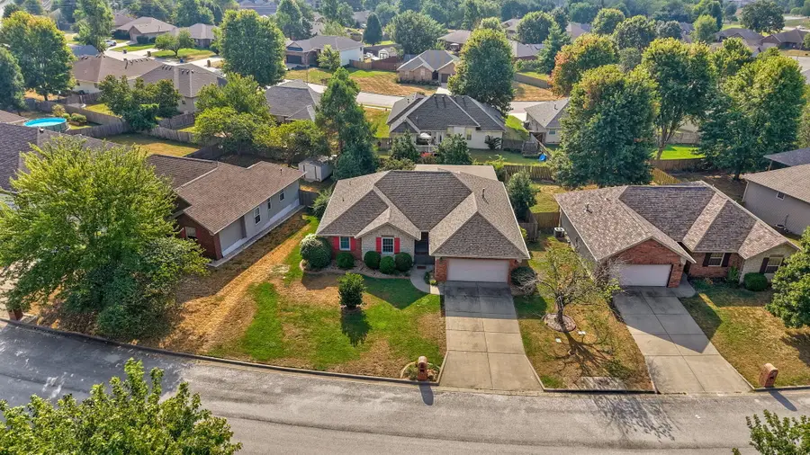 736 N Allison Street, Nixa, MO 65714 - #2