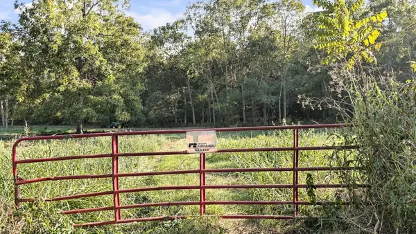 000 County Road 9160, Koshkonong, MO 65692
