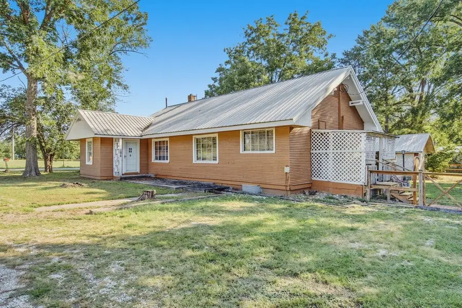 108 N Chestnut Street, Fair Play, MO 65649 - #2