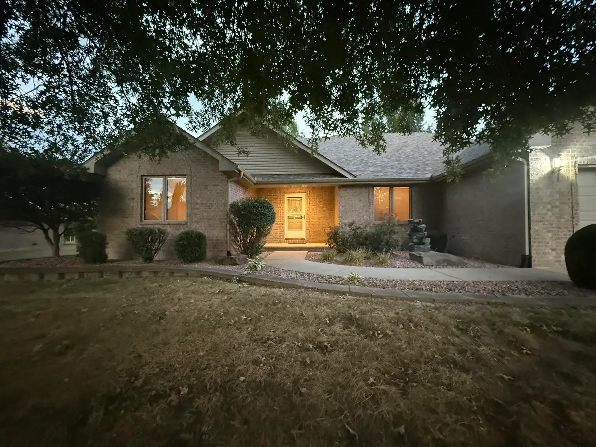 1360 S Meadow Lane, Bolivar, MO 65613 - #1
