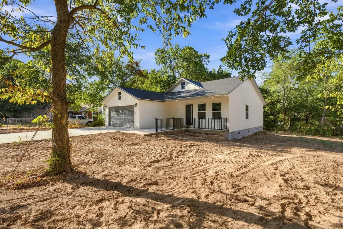 110 W Park Street, Monett, MO 65708 - #1