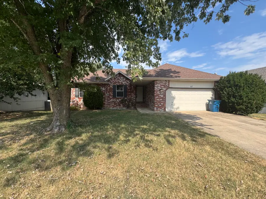 617 E Southeast Hills Court, Nixa, MO 65714 - #2