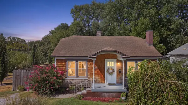 953 S Weaver Avenue, Springfield, MO 65806