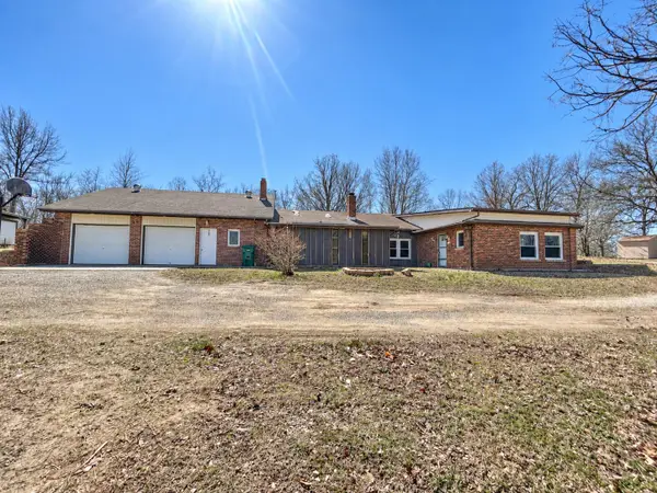 3894 Girlstown Road, Mountain Grove, MO 65711
