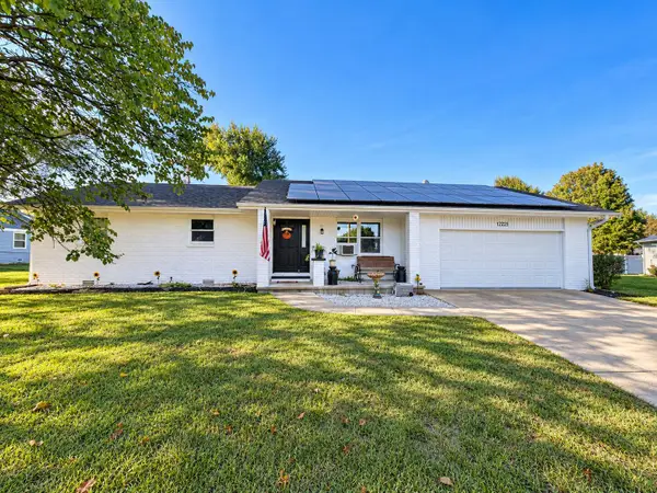 1223 W Locust Street, Bolivar, MO 65613