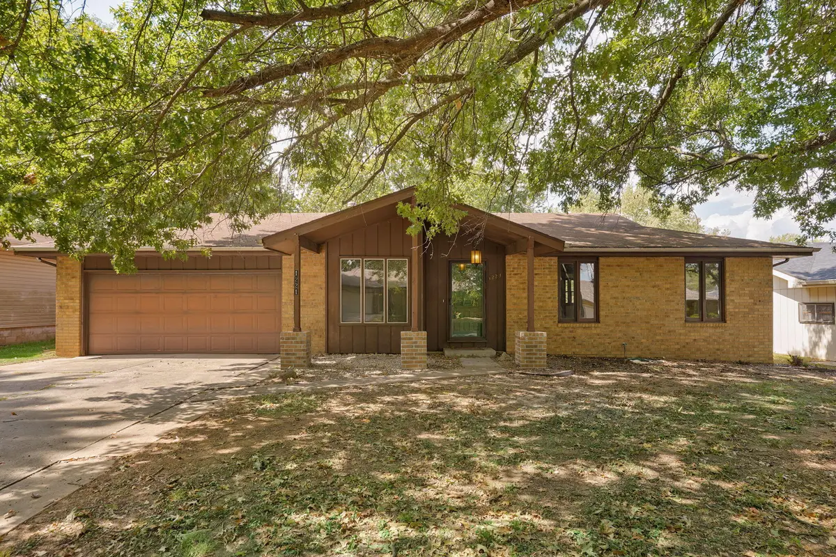 1221 S John Avenue, Springfield, MO 65804 - #1