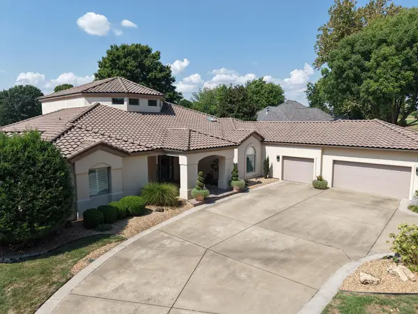 5181 S Stonehaven Drive, Springfield, MO 65809