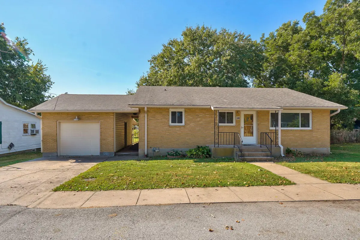 106 W Thurman Avenue, Mount Vernon, MO 65712 - #1