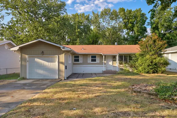 1533 E Broadmoor Street, Springfield, MO 65804
