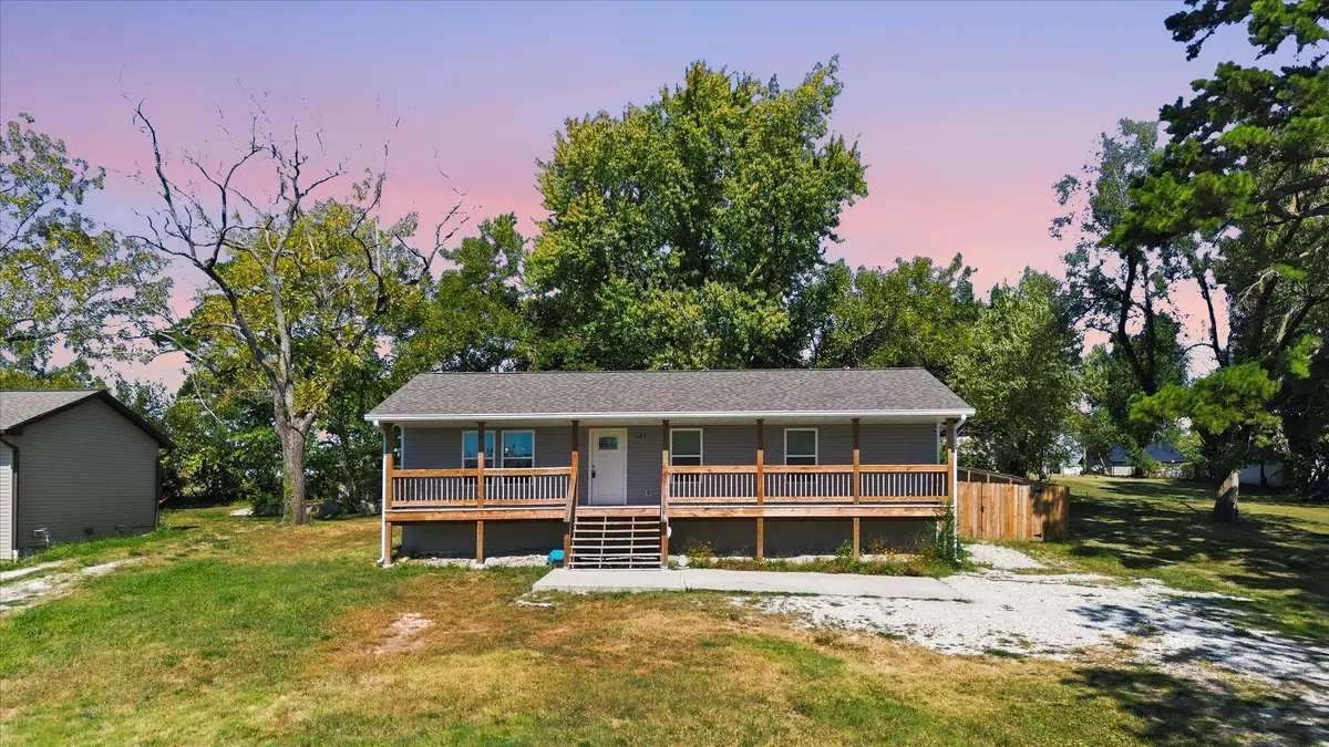 307 S Nettleton Avenue, Mansfield, MO 65704 - #1