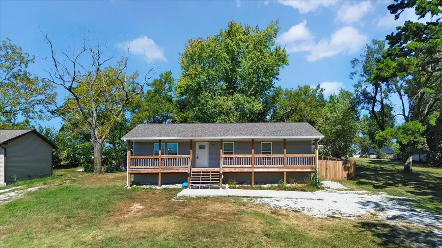 307 S Nettleton Avenue, Mansfield, MO 65704 - #3