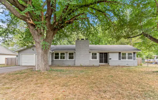 1904 S Glencrest Avenue, Springfield, MO 65804