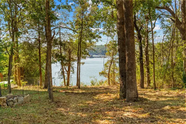 303 5th Avenue, Ridgedale, MO 65739
