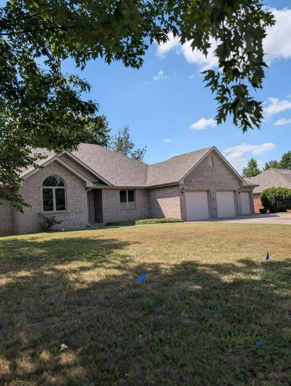 1391 S Meadow Lane, Bolivar, MO 65613
