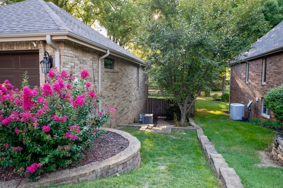 5115 S Castlewood Drive, Springfield, MO 65804 - #3