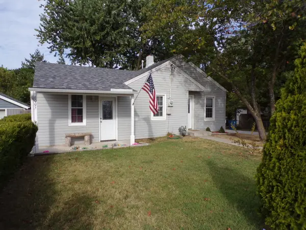1005 S 3rd Street, Ozark, MO 65721