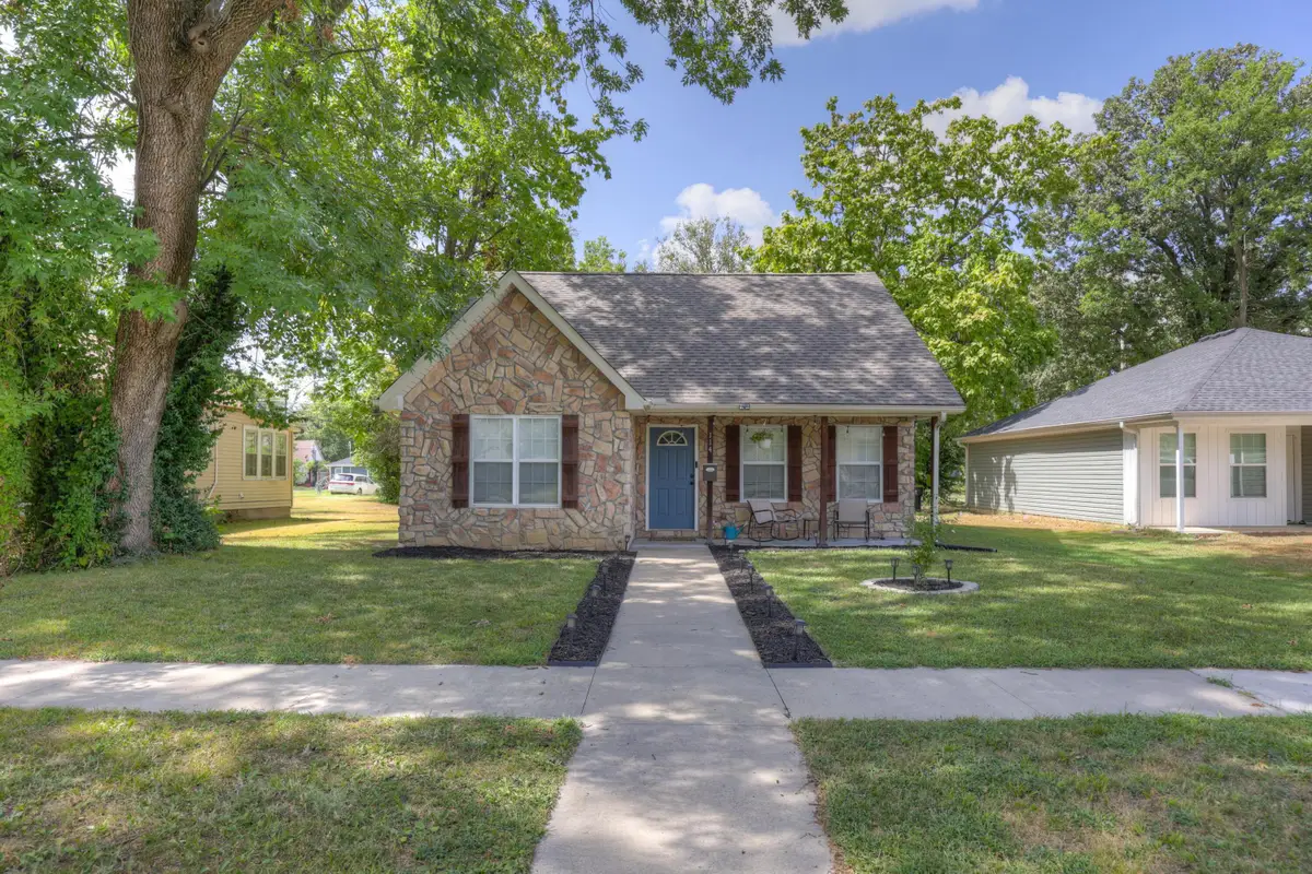 114 S Ball Street, Webb City, MO 64870 - #1