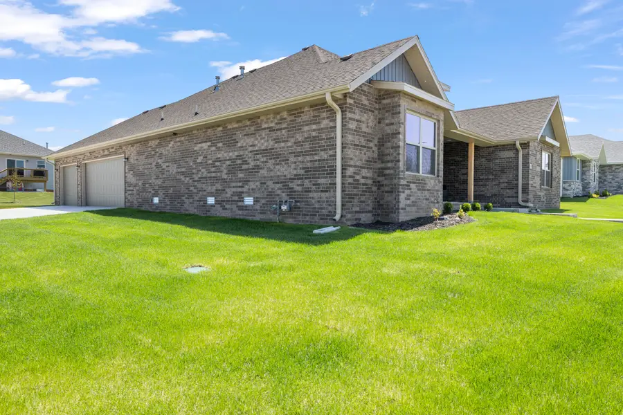 1353 N Sandy Creek Circle, Nixa, MO 65714 - #2