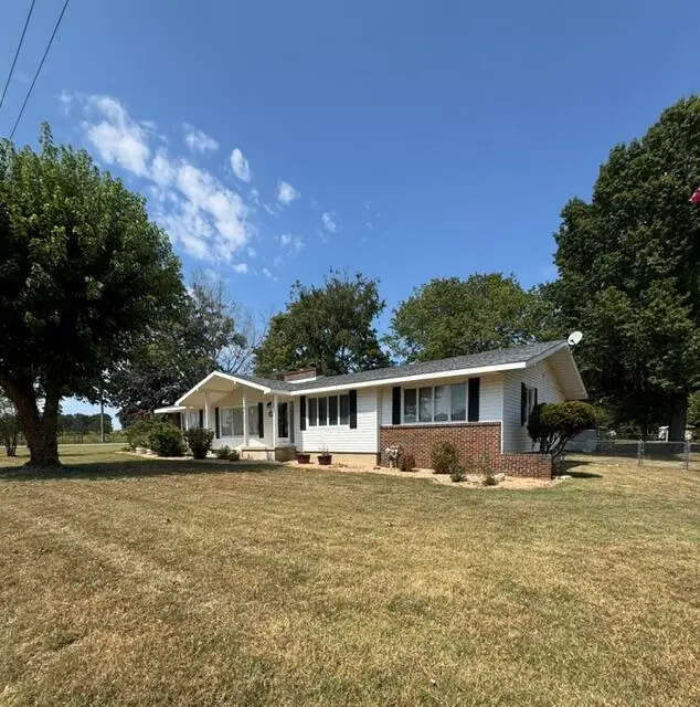 1208 Cooper Avenue, Ava, MO 65608 - #2