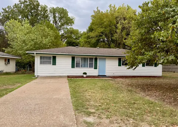 825 Shartel Drive, Neosho, MO 64850