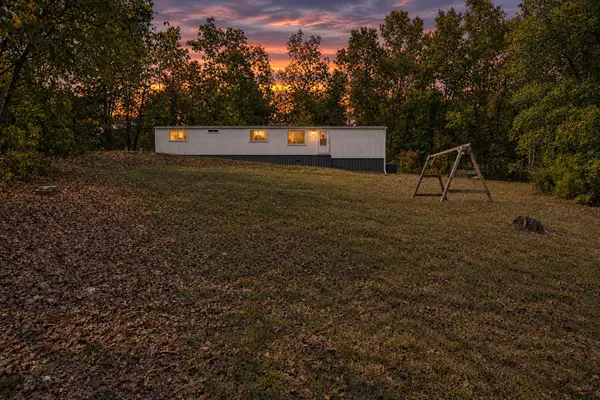 8 Lake Forest Drive, Galena, MO 65656