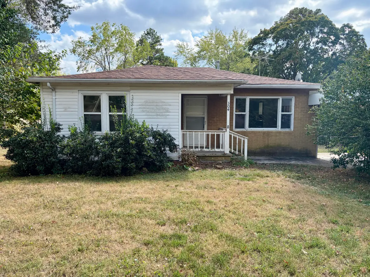 304 W 10th Street, Willow Springs, MO 65793 - #1