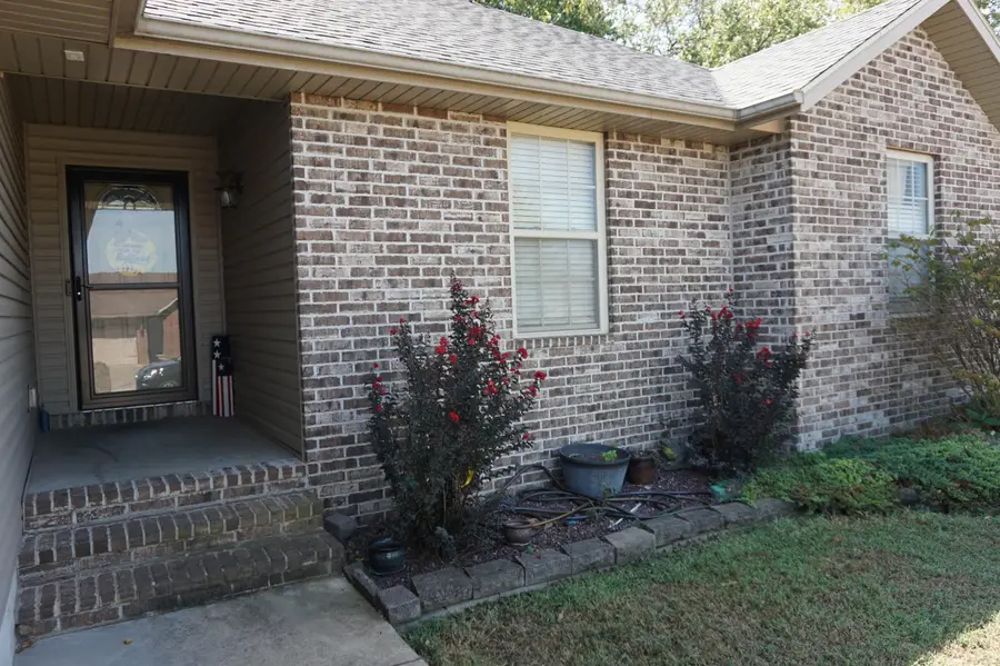 230 E Lapis Avenue, Republic, MO 65738 - #2